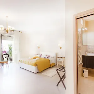 Veronicas Taormina